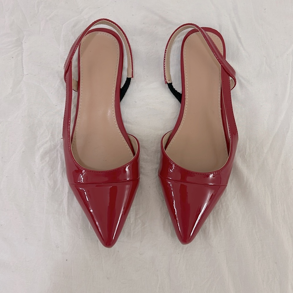 Pointed toe flats